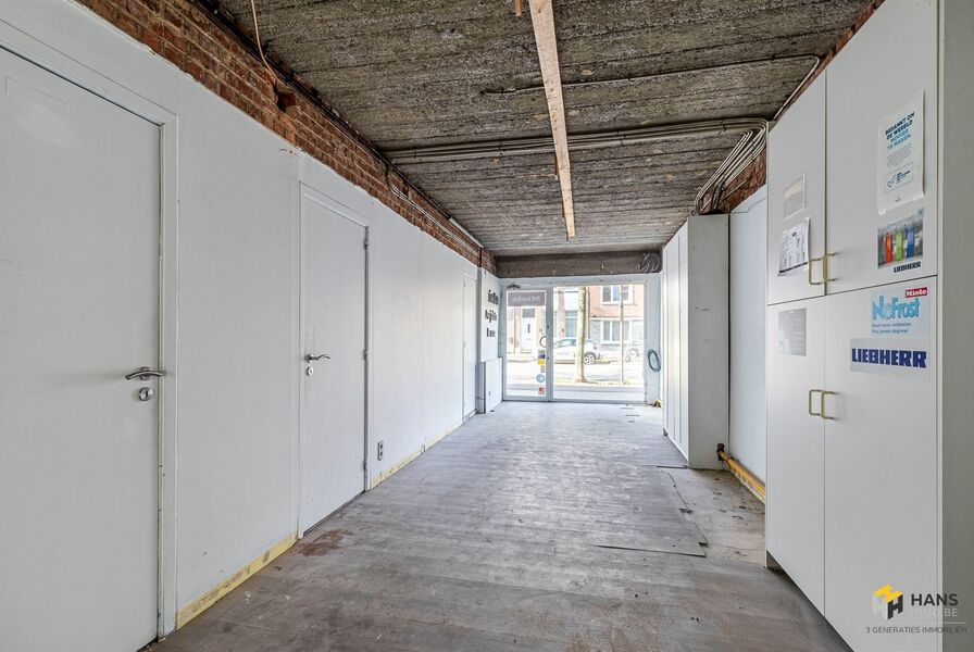 Handelsruimte te koop in BERCHEM