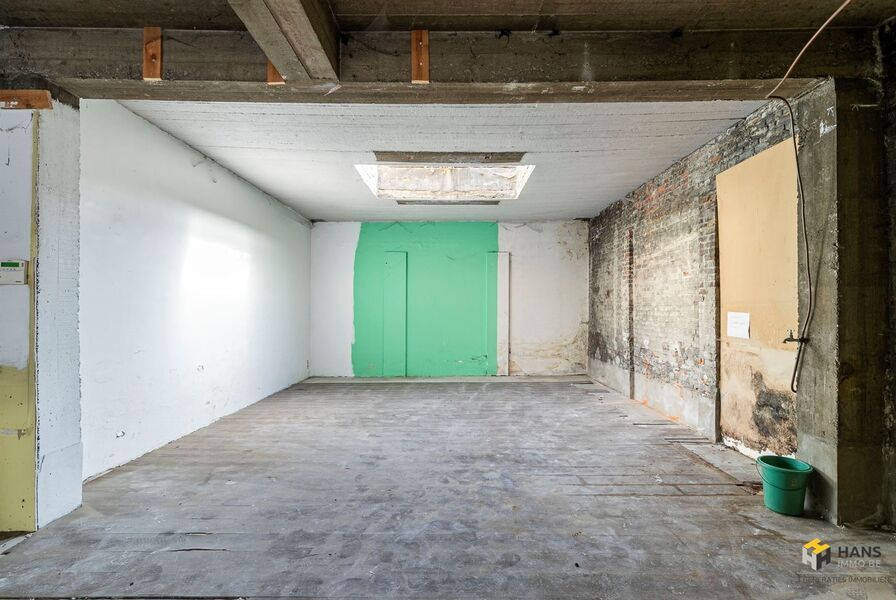 Handelsruimte te koop in BERCHEM