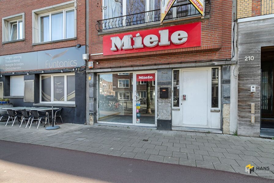 Handelsruimte te koop in BERCHEM