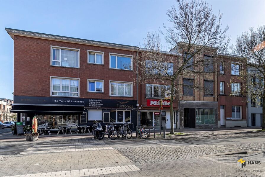 Handelsruimte te koop in BERCHEM