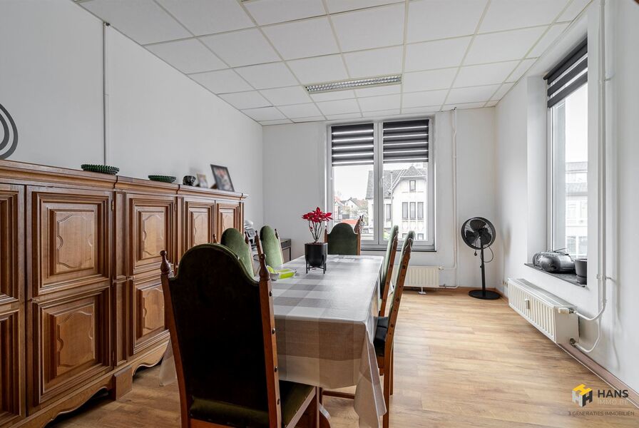 Opbrengsteigendom te koop in DEURNE