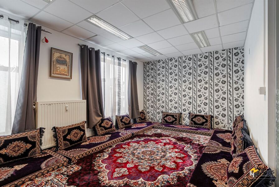 Opbrengsteigendom te koop in DEURNE