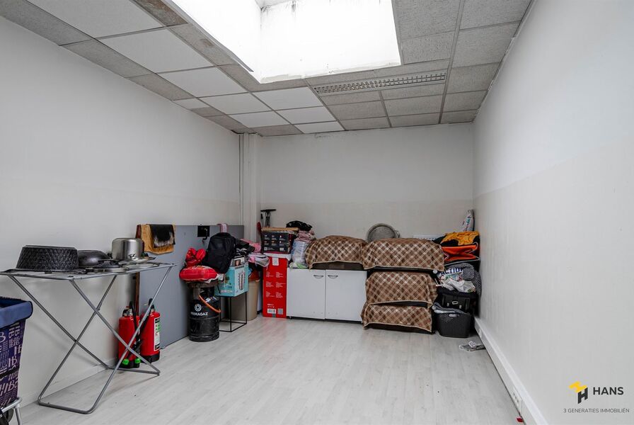 Opbrengsteigendom te koop in DEURNE