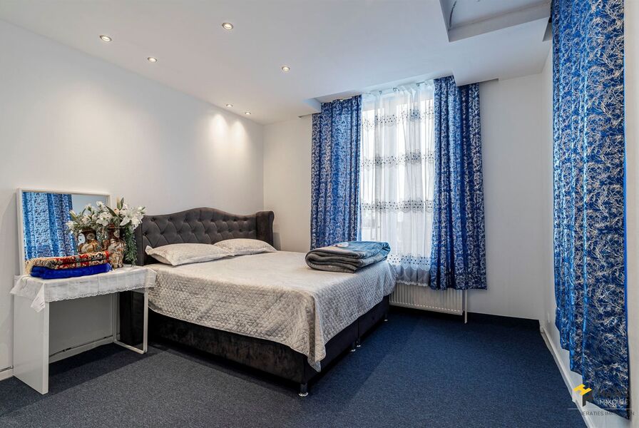 Opbrengsteigendom te koop in DEURNE