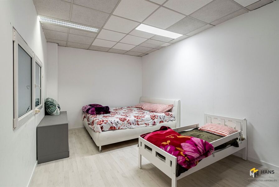 Opbrengsteigendom te koop in DEURNE