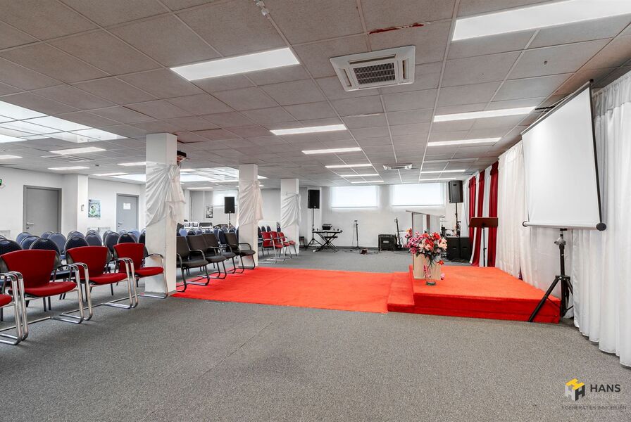 Opbrengsteigendom te koop in DEURNE