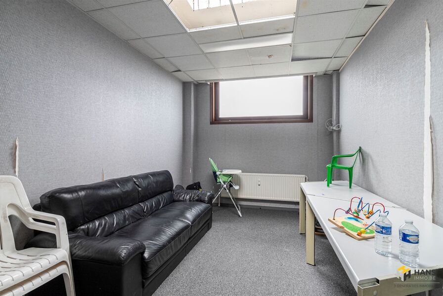 Opbrengsteigendom te koop in DEURNE