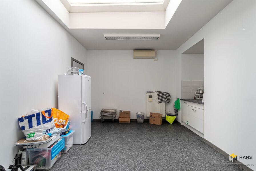 Opbrengsteigendom te koop in DEURNE