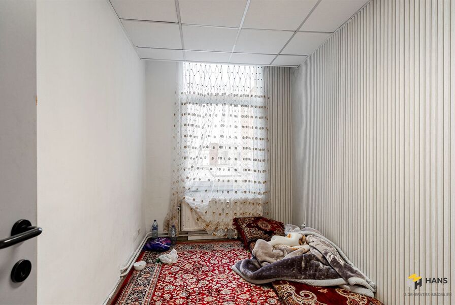 Opbrengsteigendom te koop in DEURNE