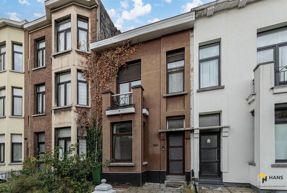 Eengezins woning te koop in DEURNE