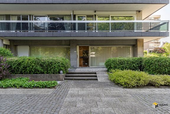 Handelsruimte te koop in BERCHEM